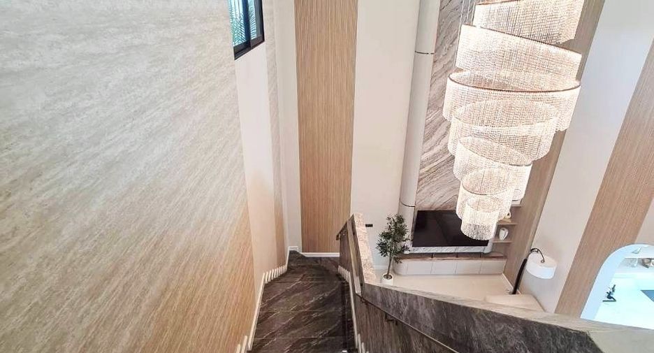 Продажа 4 спальни вилла в Huay Yai, Паттайя