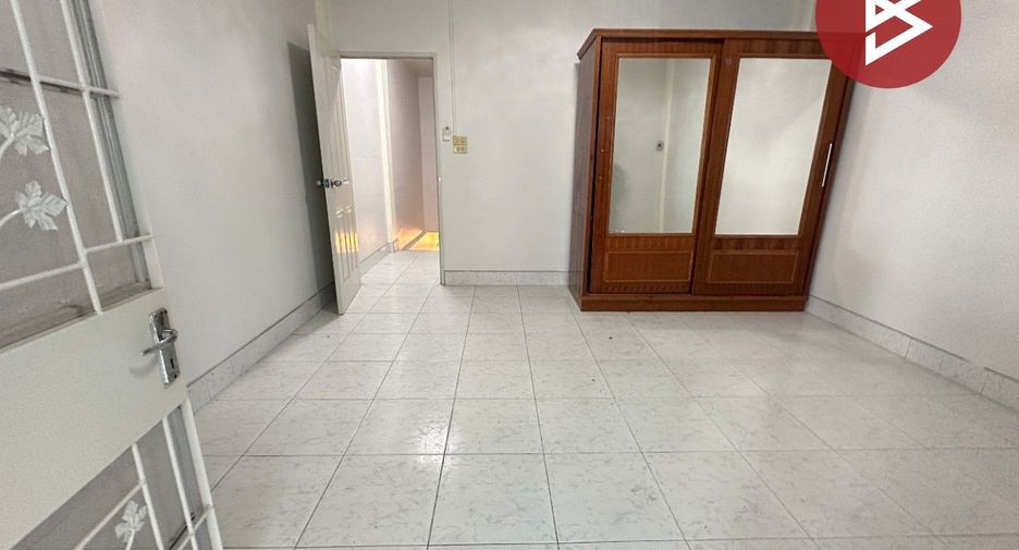 For sale 2 bedrooms townhouse in Mueang Samut Prakan, Samut Prakan