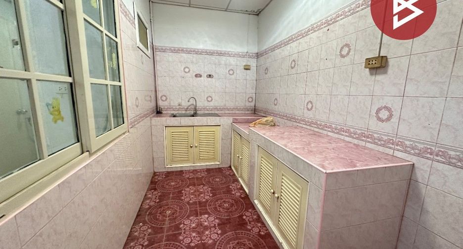 For sale 2 bedrooms townhouse in Mueang Samut Prakan, Samut Prakan