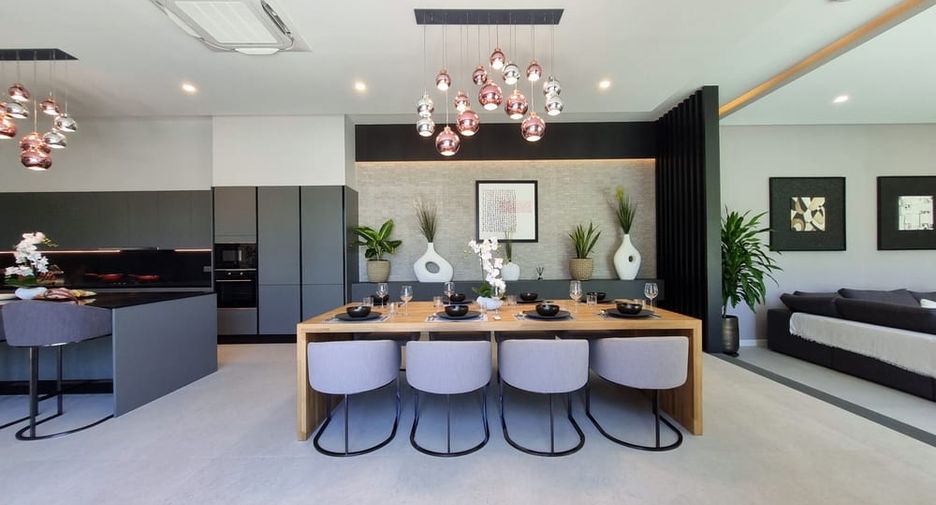 For sale 6 ベッドルーム villa in East Pattaya, Pattaya