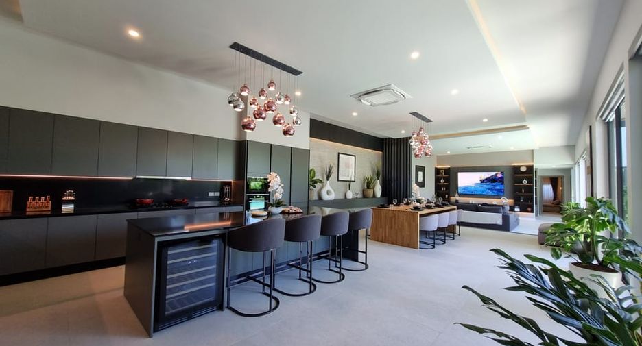 For sale 6 ベッドルーム villa in East Pattaya, Pattaya