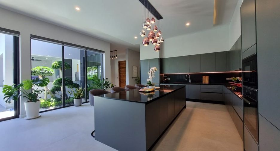 For sale 6 ベッドルーム villa in East Pattaya, Pattaya