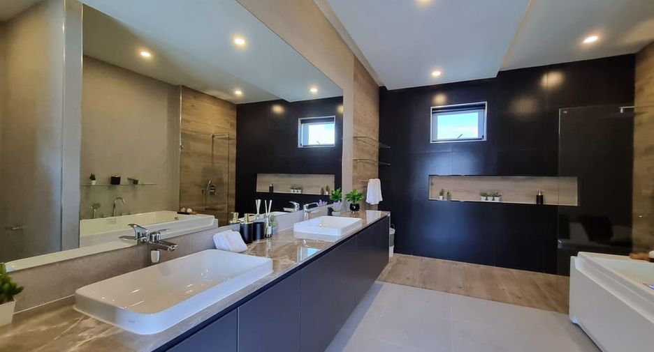 For sale 6 ベッドルーム villa in East Pattaya, Pattaya