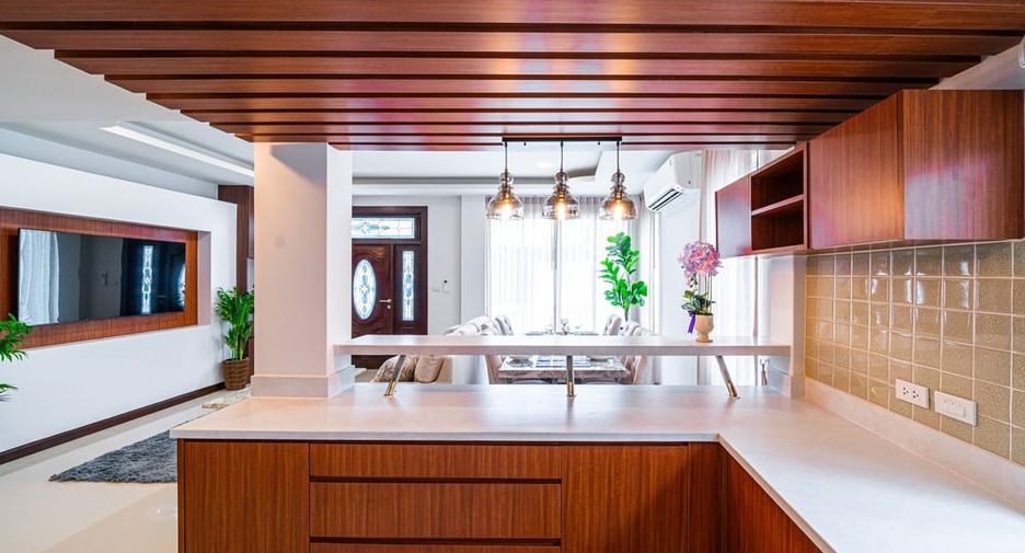 Villa en venta de 5 habitaciones en South Pattaya, Pattaya