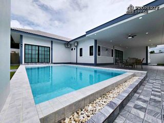 Villa en alquiler de 4 habitaciones en Bang Lamung, Chonburi
