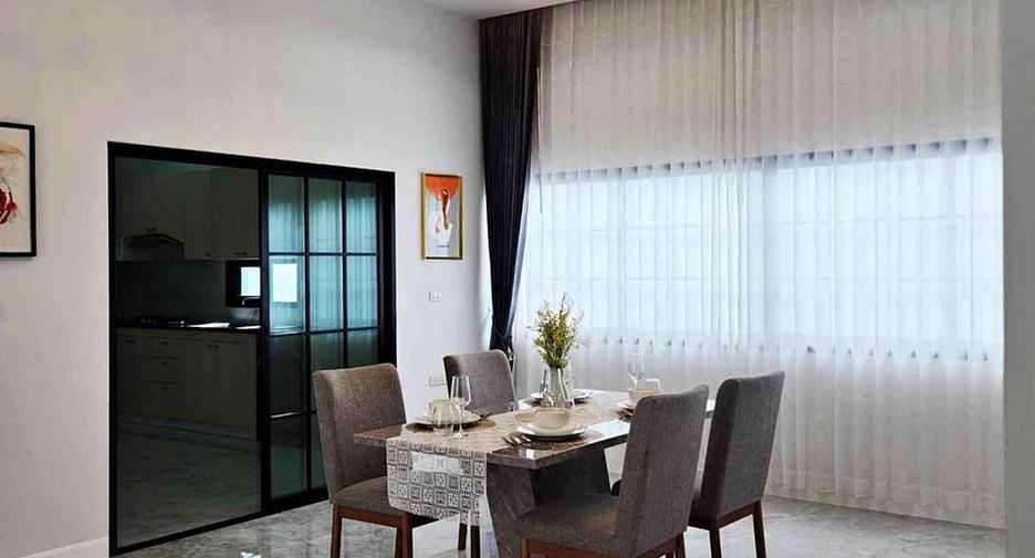À louer 4 chambres villa à East Pattaya, Pattaya