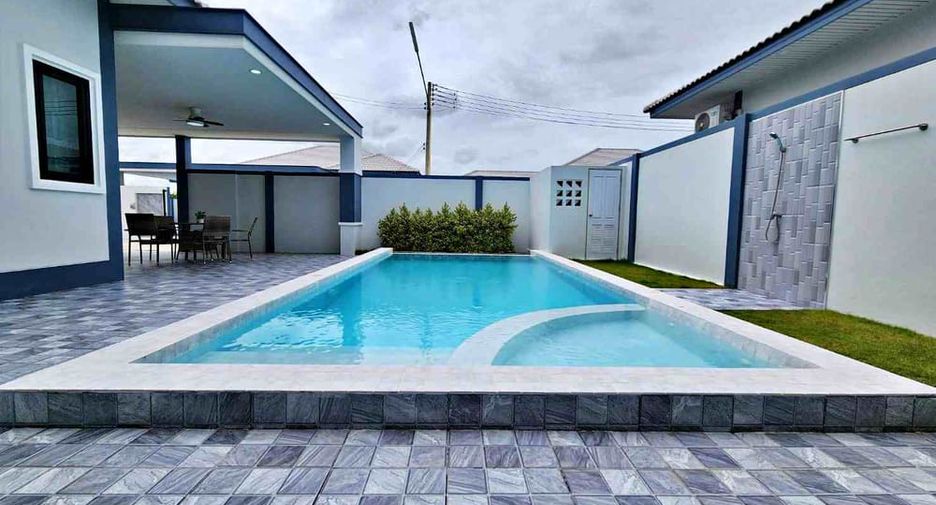 À louer 4 chambres villa à East Pattaya, Pattaya