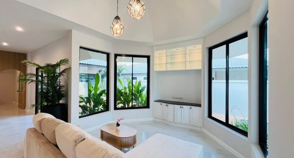 Villa zum Kauf mit 4 Zimmer in East Pattaya, Pattaya