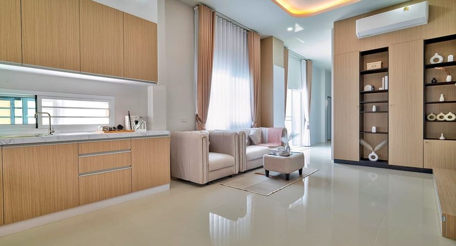 Villa zum Kauf mit 4 Zimmer in East Pattaya, Pattaya