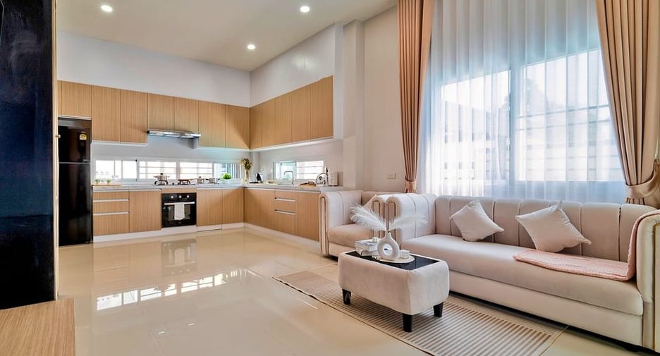 Villa zum Kauf mit 4 Zimmer in East Pattaya, Pattaya