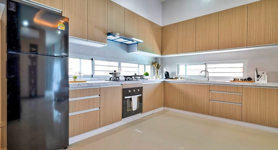 Villa zum Kauf mit 4 Zimmer in East Pattaya, Pattaya