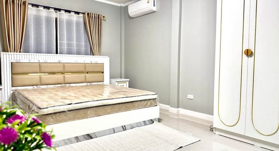 À vendre 4 chambres villa à East Pattaya, Pattaya