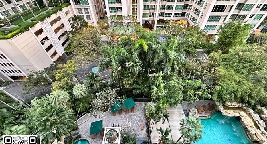 For rent 3 bedrooms condo in Pathum Wan, Bangkok