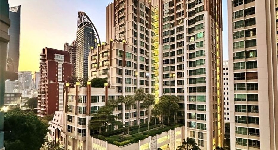 For rent 3 bedrooms condo in Pathum Wan, Bangkok