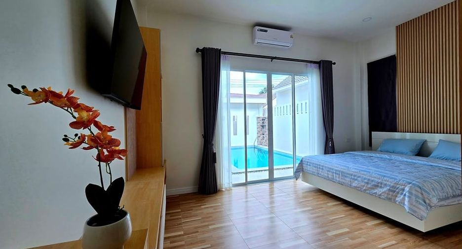 For rent 3 bedrooms villa in East Pattaya, Pattaya