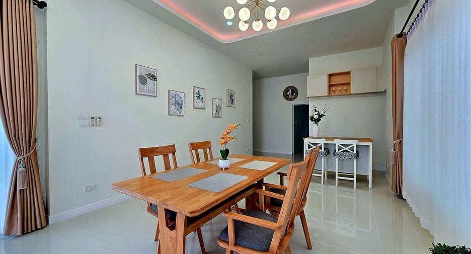 For rent 3 bedrooms villa in East Pattaya, Pattaya