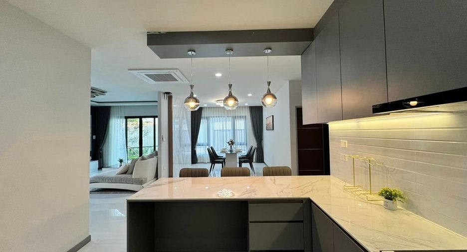 For rent 3 bedrooms villa in East Pattaya, Pattaya