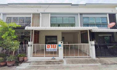 For sale 3 ベッドルーム townhouse in Bang Khae, Bangkok