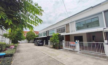 For sale 3 ベッドルーム townhouse in Bang Khae, Bangkok