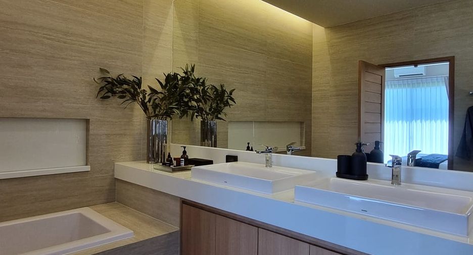 For sale 4 ベッドルーム villa in Huay Yai, Pattaya
