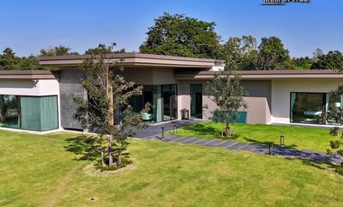 For sale 4 ベッドルーム villa in Huay Yai, Pattaya
