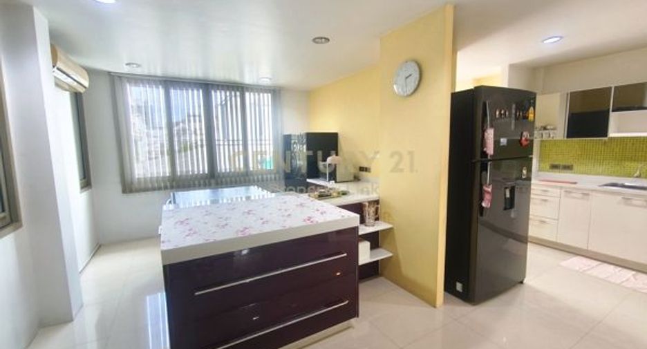 Reihenhaus zum Kauf mit 3 Zimmer in Phaya Thai, Bangkok