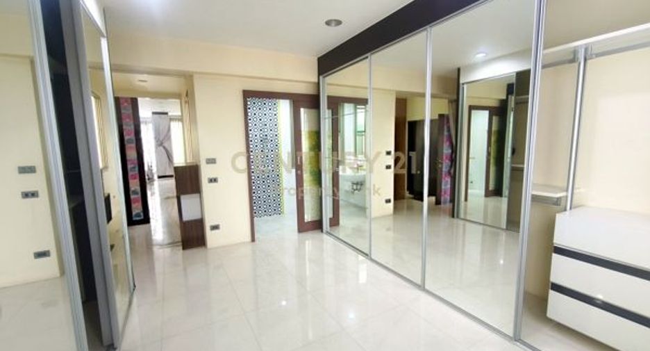Reihenhaus zum Kauf mit 3 Zimmer in Phaya Thai, Bangkok