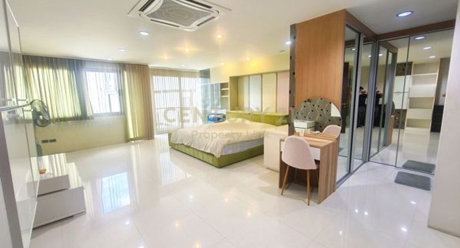 Reihenhaus zum Kauf mit 3 Zimmer in Phaya Thai, Bangkok