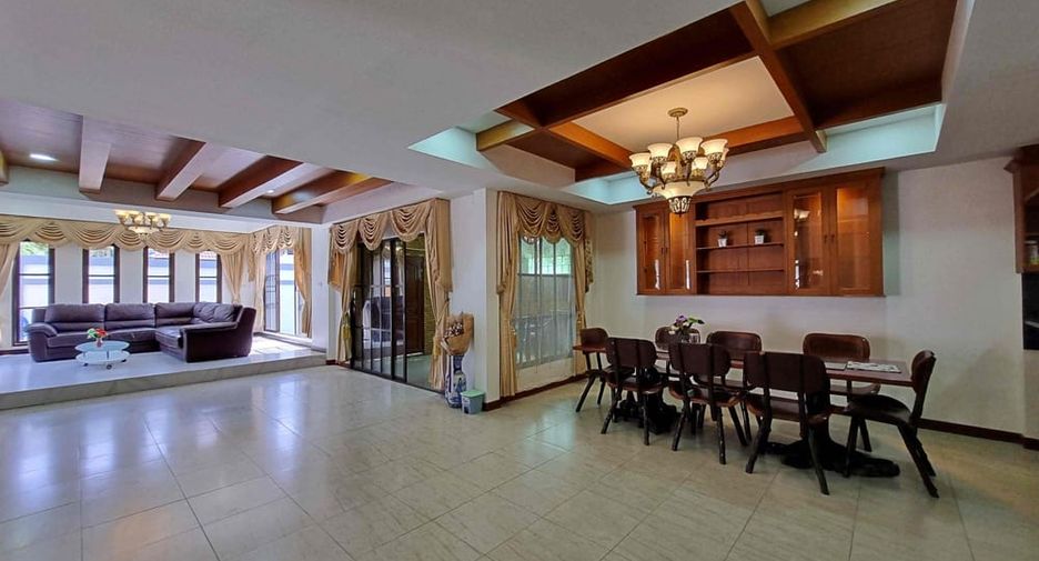 For sale 5 bedrooms villa in East Pattaya, Pattaya