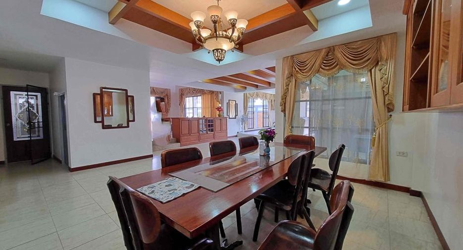 For sale 5 bedrooms villa in East Pattaya, Pattaya