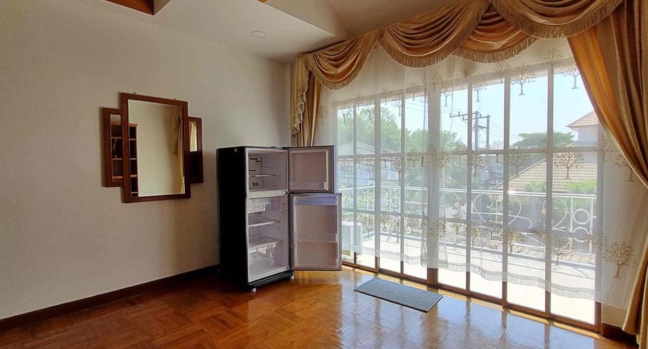 For sale 5 bedrooms villa in East Pattaya, Pattaya