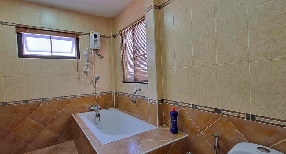 For sale 5 bedrooms villa in East Pattaya, Pattaya