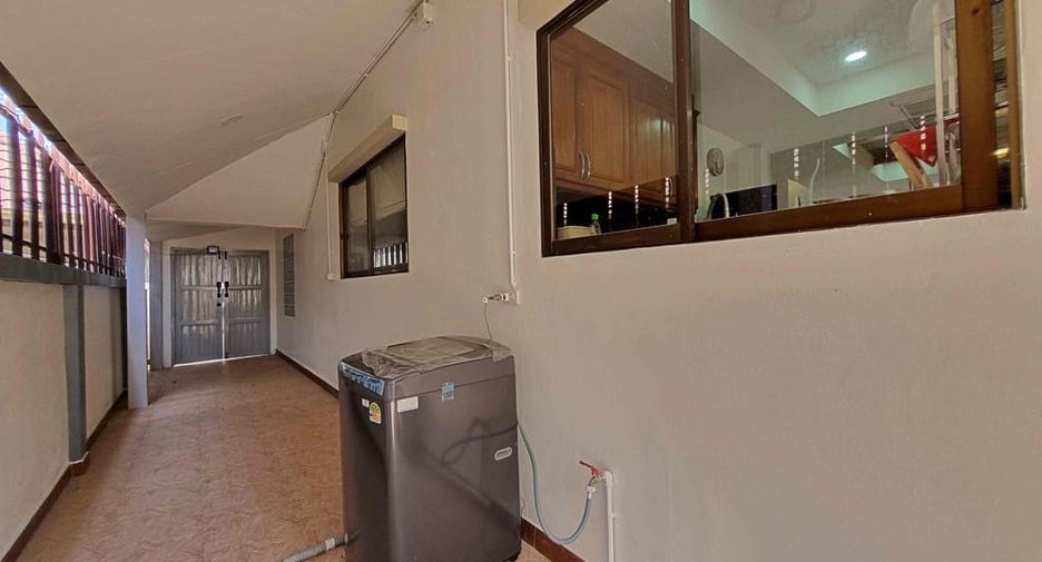 For sale 5 bedrooms villa in East Pattaya, Pattaya