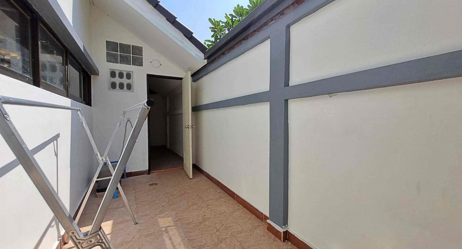 For sale 5 bedrooms villa in East Pattaya, Pattaya