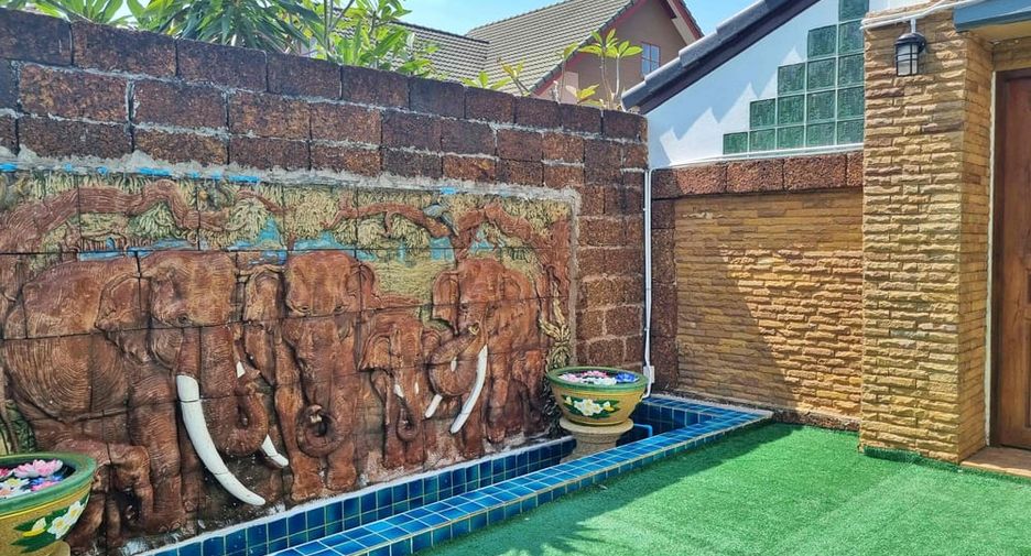 For sale 5 bedrooms villa in East Pattaya, Pattaya