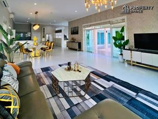 Villa zum Kauf mit 4 Zimmer in Bang Lamung, Chonburi