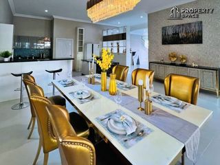 Villa zum Kauf mit 4 Zimmer in Bang Lamung, Chonburi