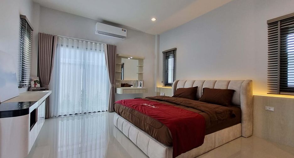 For sale 3 bedrooms villa in Huay Yai, Pattaya