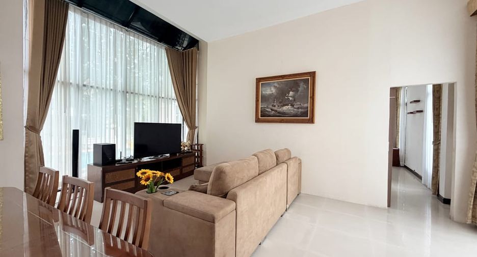 À louer 4 chambres villa à East Pattaya, Pattaya