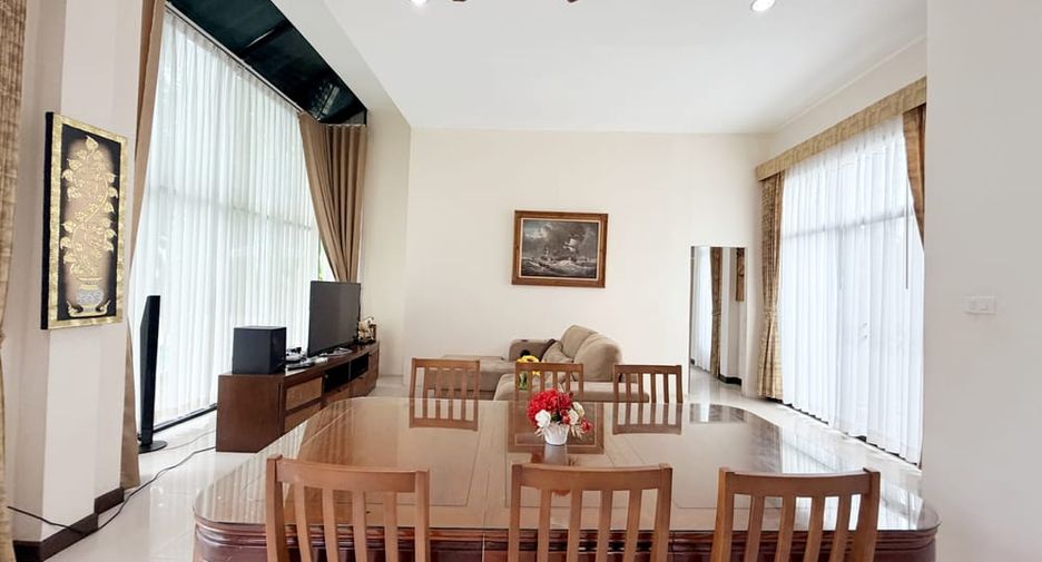 À louer 4 chambres villa à East Pattaya, Pattaya
