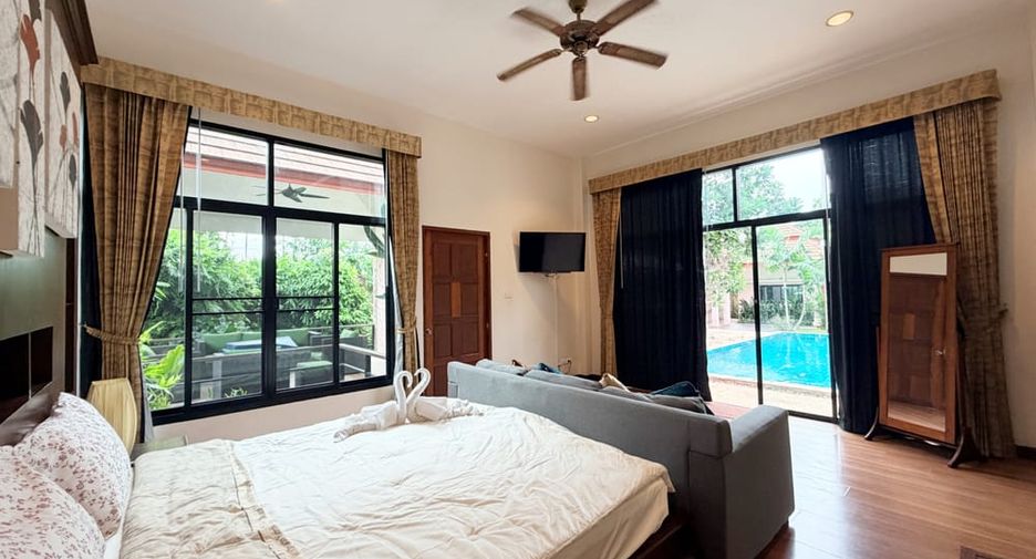 À louer 4 chambres villa à East Pattaya, Pattaya