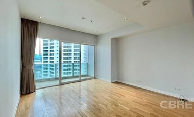 Condo en alquiler y en venta de 3 habitaciones en Khlong Toei, Bangkok
