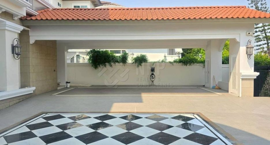 For sale 5 bedrooms house in Bang Khun Thian, Bangkok