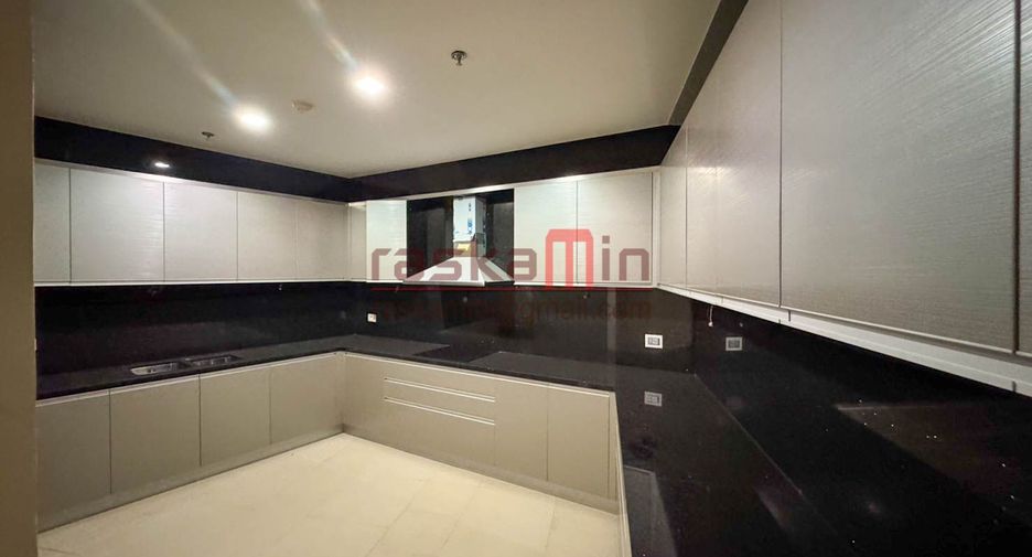For sale 4 bedrooms condo in North Pattaya, Pattaya