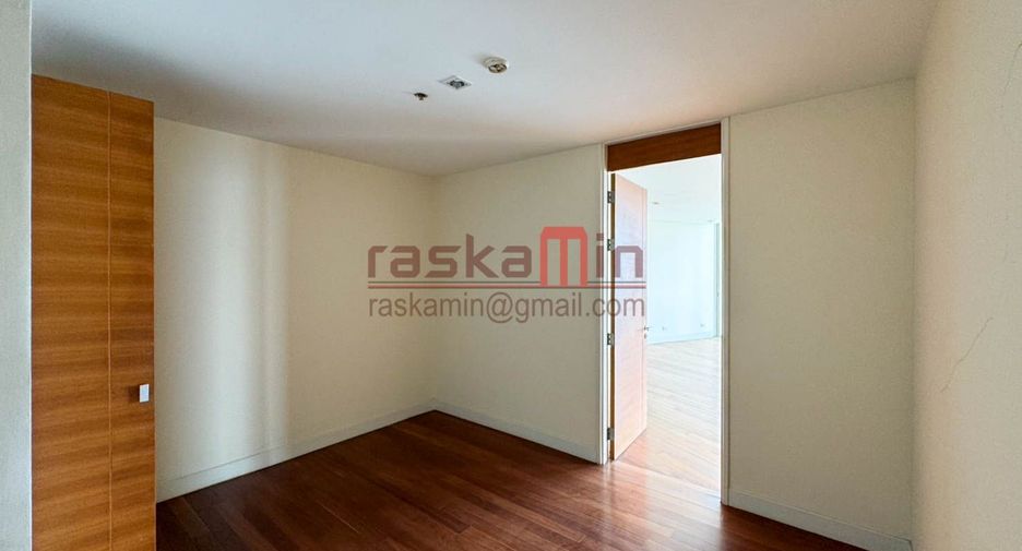 For sale 4 bedrooms condo in North Pattaya, Pattaya