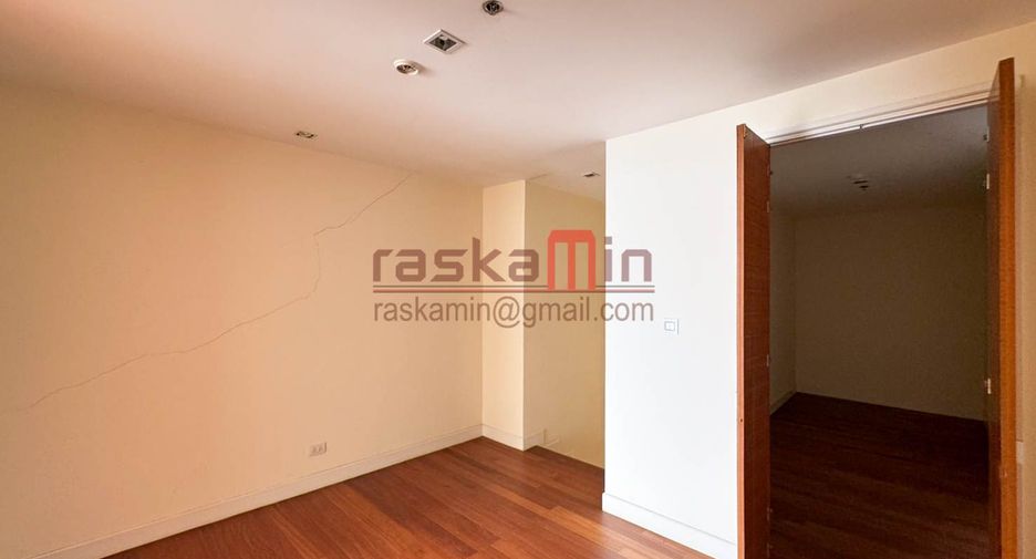 For sale 4 bedrooms condo in North Pattaya, Pattaya