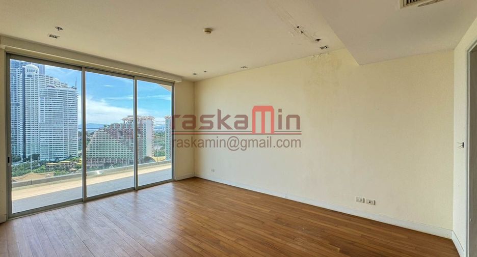 For sale 4 bedrooms condo in North Pattaya, Pattaya
