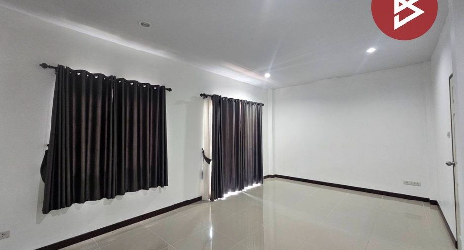 For sale 4 bedrooms townhouse in Mueang Samut Sakhon, Samut Sakhon