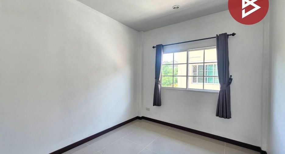 For sale 4 bedrooms townhouse in Mueang Samut Sakhon, Samut Sakhon