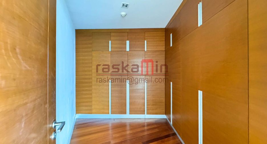 For sale 4 bedrooms condo in North Pattaya, Pattaya